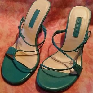 Bisou Bisou 9M very feminine.